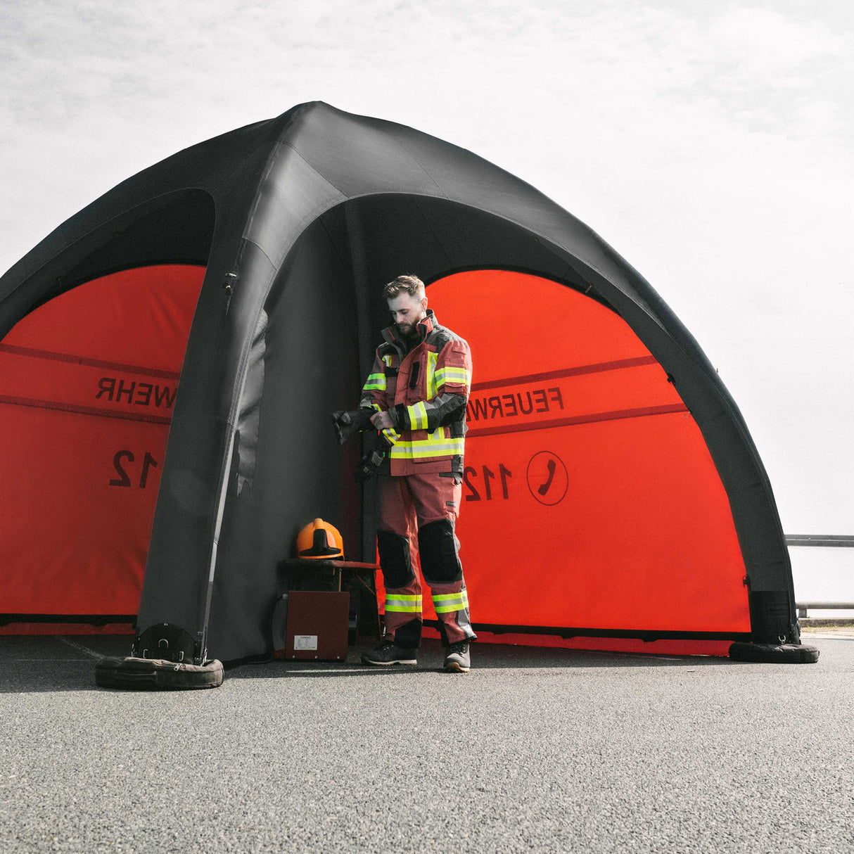 GYBE Schnelleinsatzzelt PSA Trennwand - das PSA Zelt für die Feuerwehr